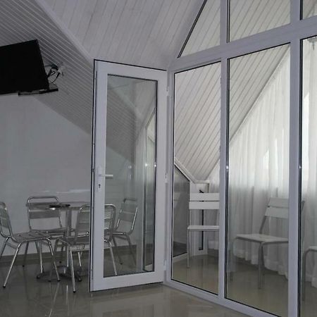 Мини-Отель Фаворит Апартаменты Bugaz Exterior foto