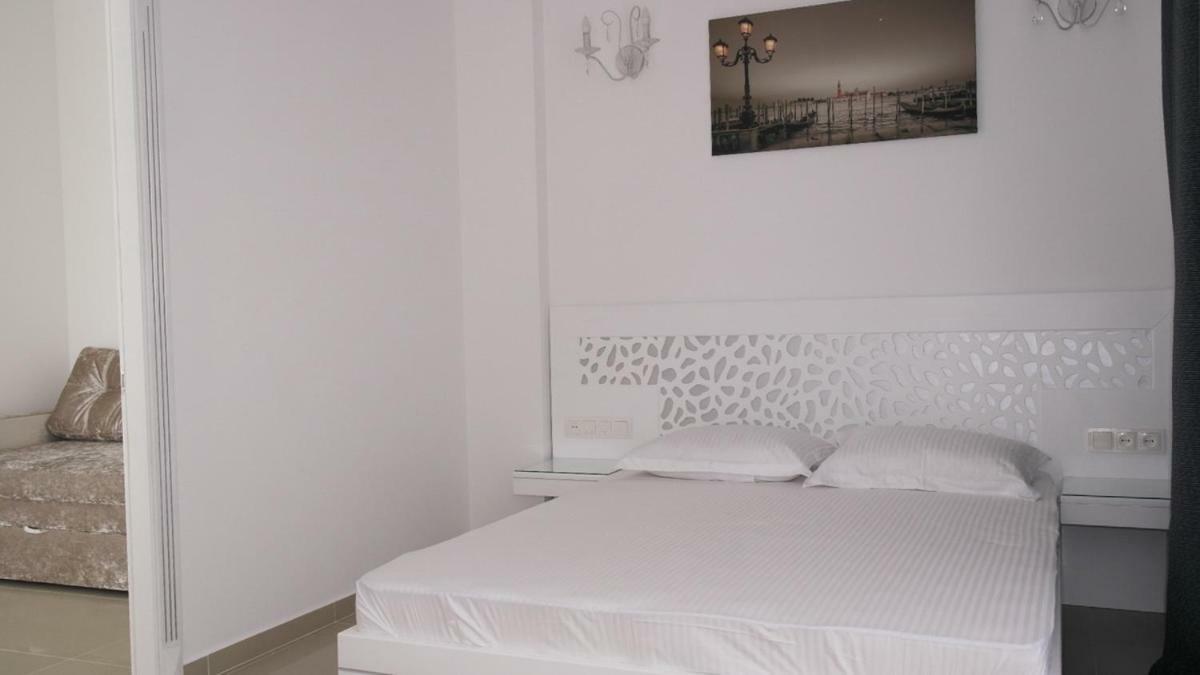 Мини-Отель Фаворит Апартаменты Bugaz Exterior foto