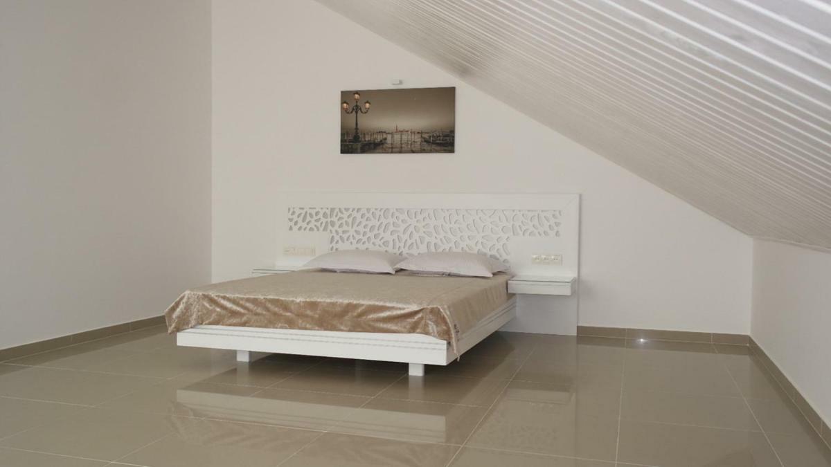 Мини-Отель Фаворит Апартаменты Bugaz Exterior foto