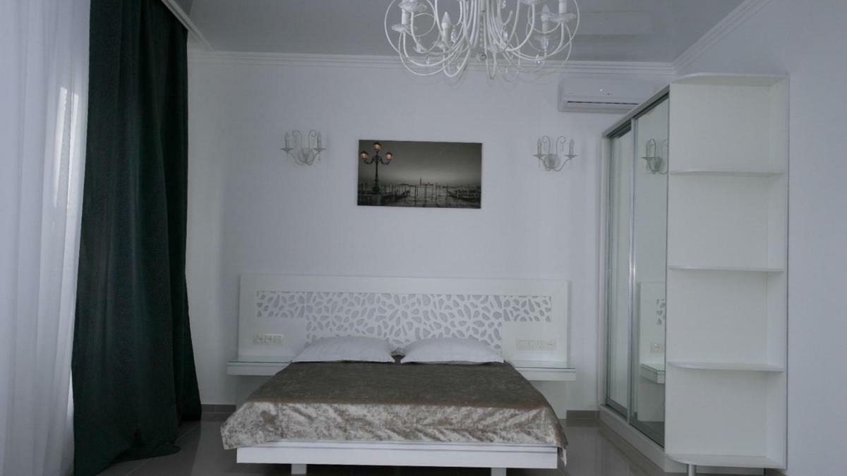 Мини-Отель Фаворит Апартаменты Bugaz Exterior foto